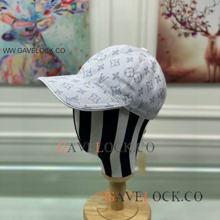 L V Solid color Baseball Hat Canvas Caps